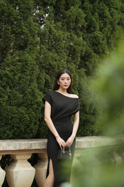 Sixdo Black Knit Sarong Dress